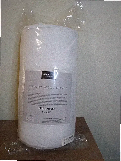 Canningvale Luxury Wool Duvet Full/Queen. Retail at $250.00