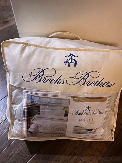 NIP Brooks Brothers Luxury Ivory 100% Wool Filled Quilted King Comforter