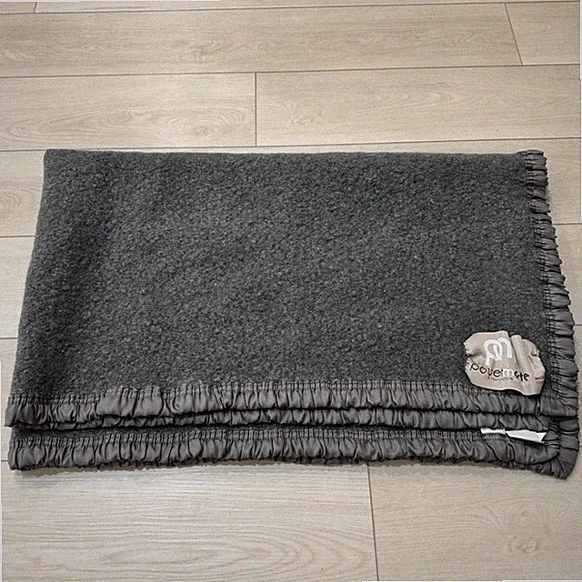 Poyet Motte France Pure Wool SHRUNK Blanket Gray Heavyweight 63”x38”