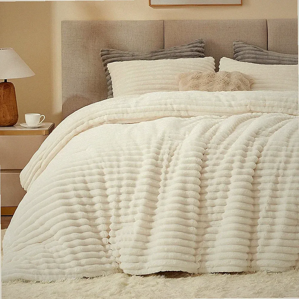 Queen Size Wool Comforter Set - Super Soft and Warm Fluffy White Bedding